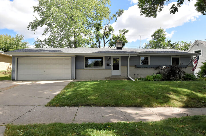 832 S 88th St  West Allis WI 53214 photo