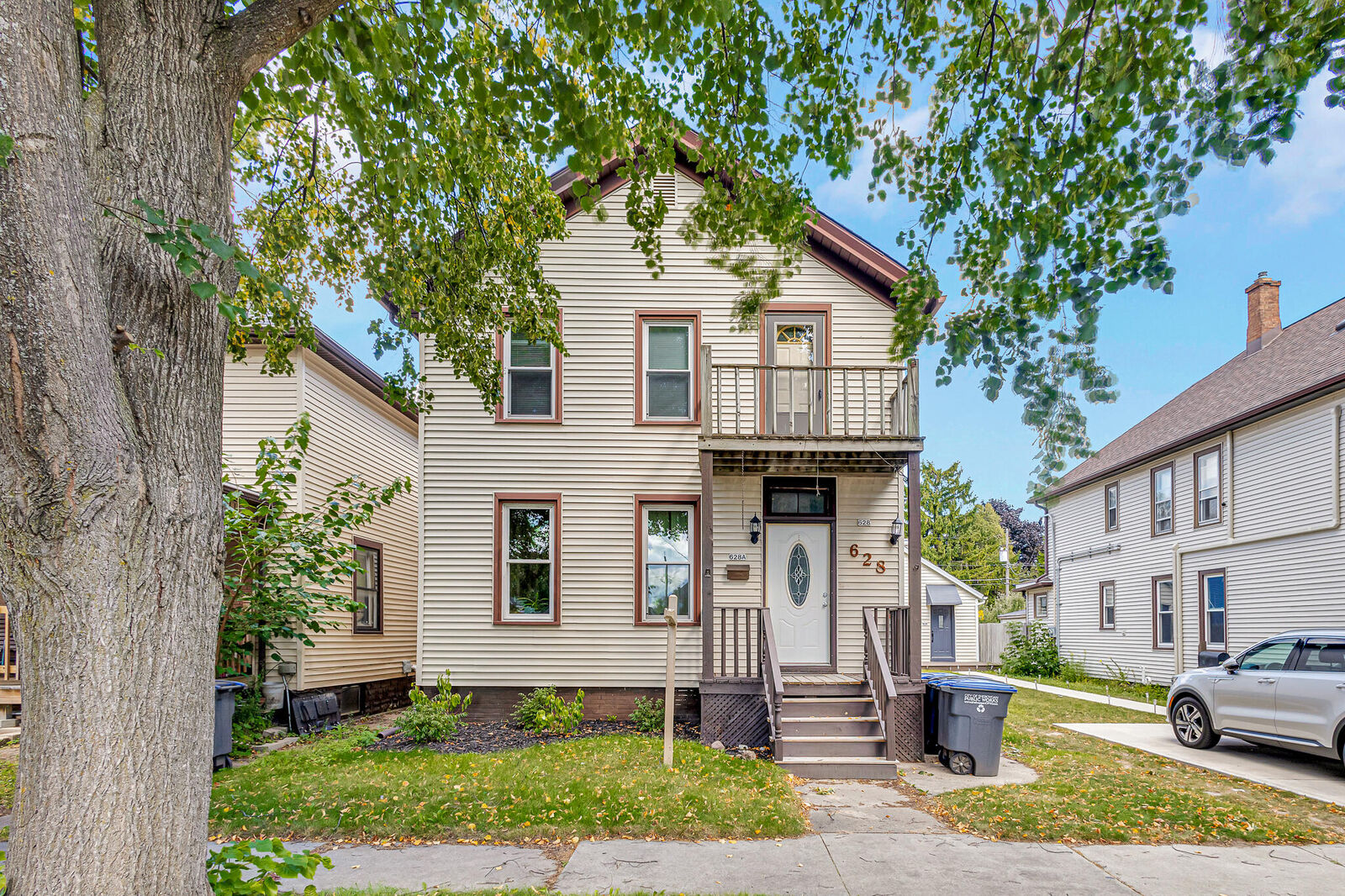 Property Photo:  628 End Ct 628A  WI 53081 