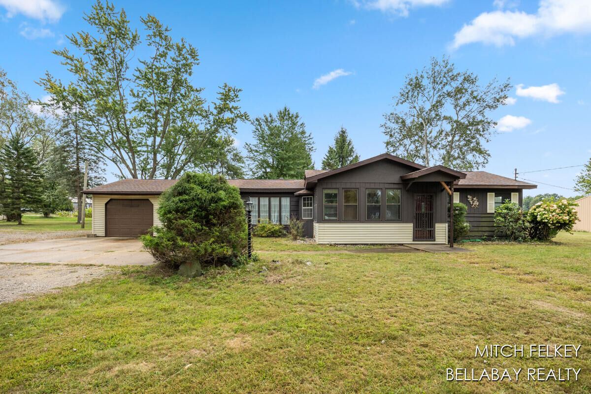 Property Photo:  1116 128th Avenue  MI 49344 