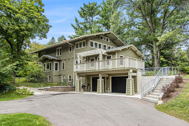 Property Photo:  2340 Springhill Drive  MI 49008 