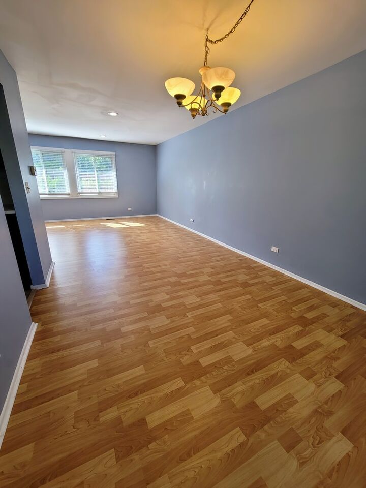Property Photo:  109 Green Meadow Court  IL 60008 