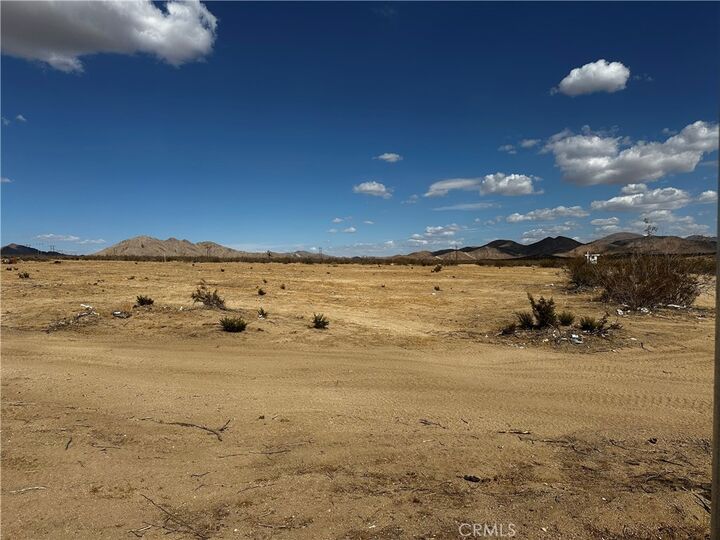 Property Photo:  112 Colusa Rd  CA 92307 