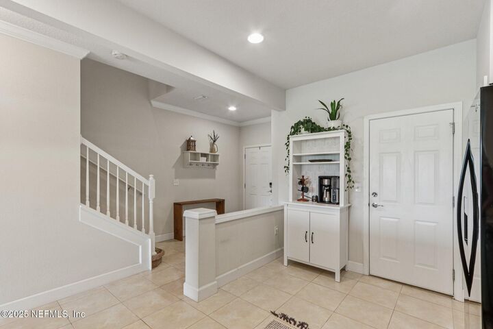 Property Photo: 6858 Roundleaf Drive FL 32258
