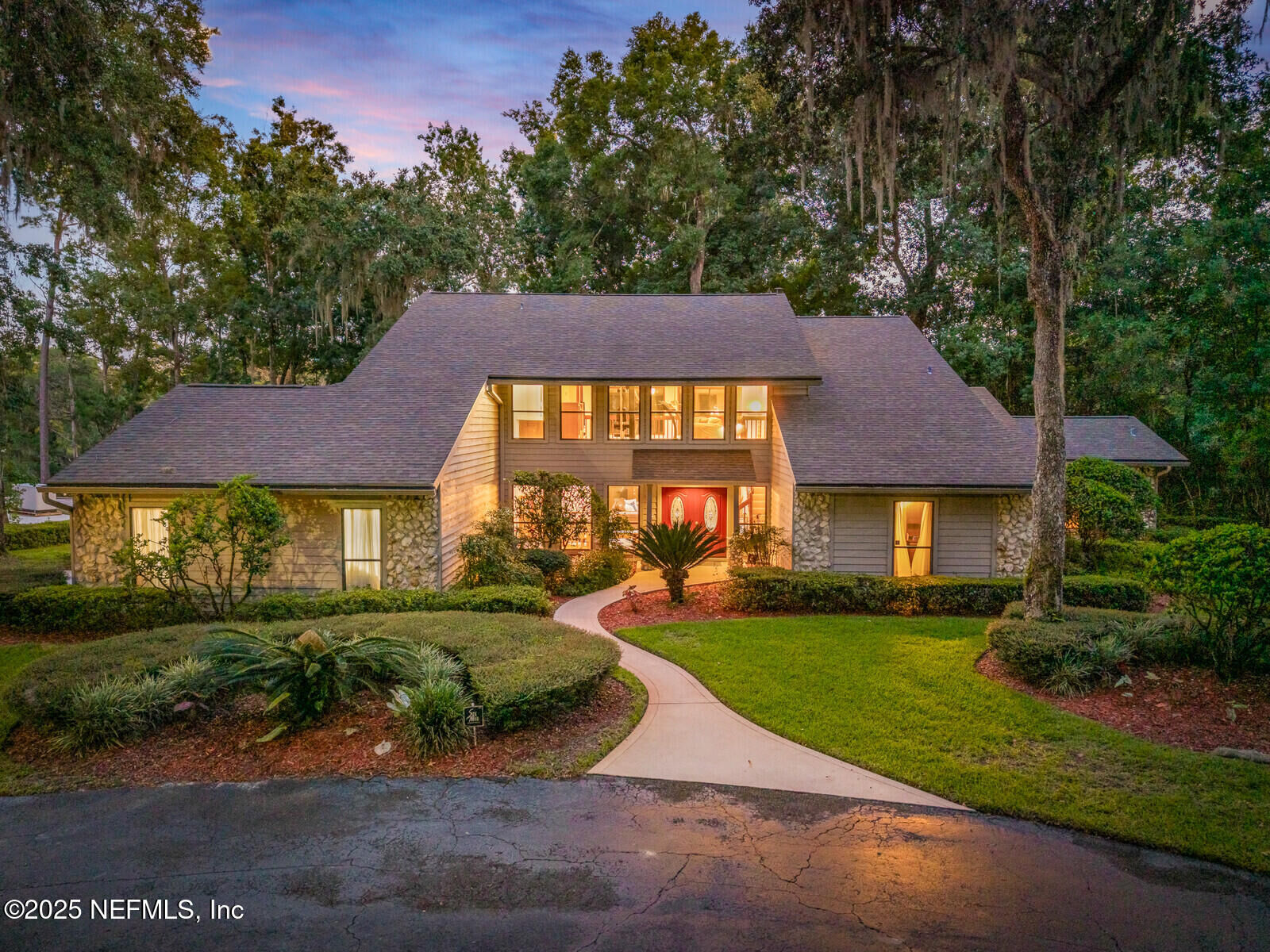 Property Photo: 2321 Halpern Way FL 32068