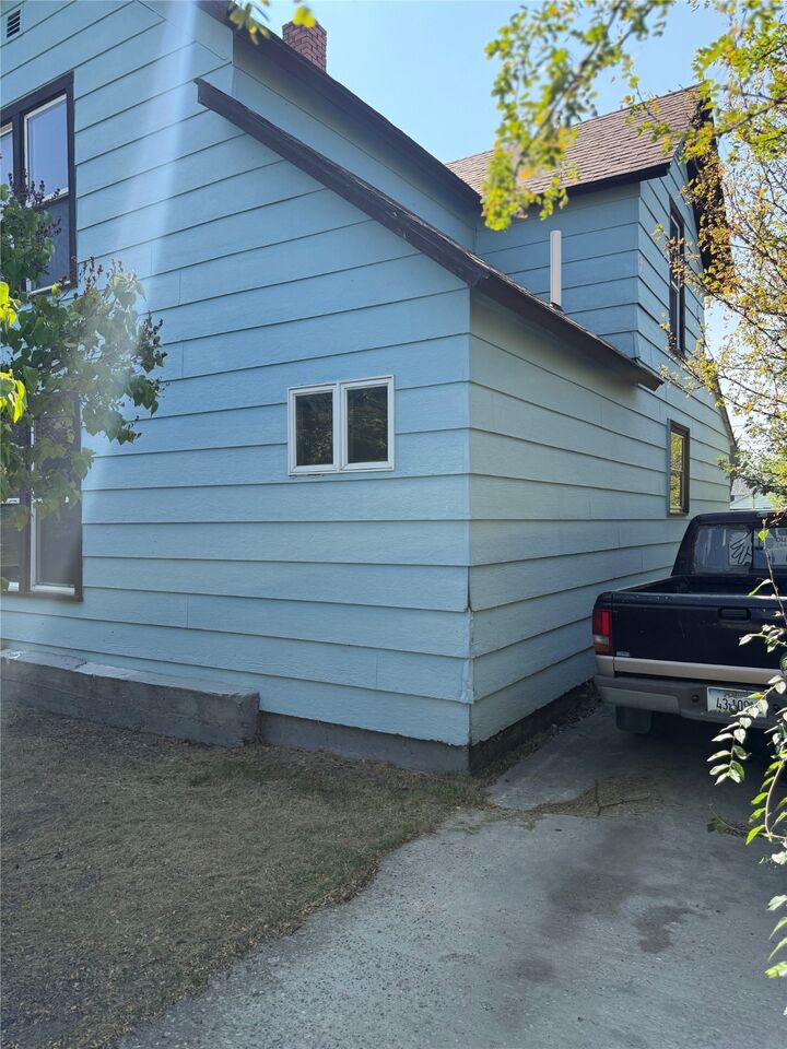 Property Photo: 413 N Cedar Street MT 59644