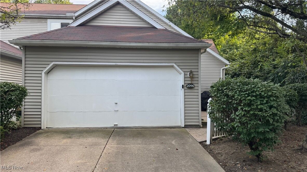 Property Photo:  2096 Hidden Hollow Lane  OH 44313 