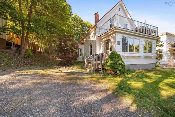 Property Photo:  84 Elm Street  NS B2H 1X4 