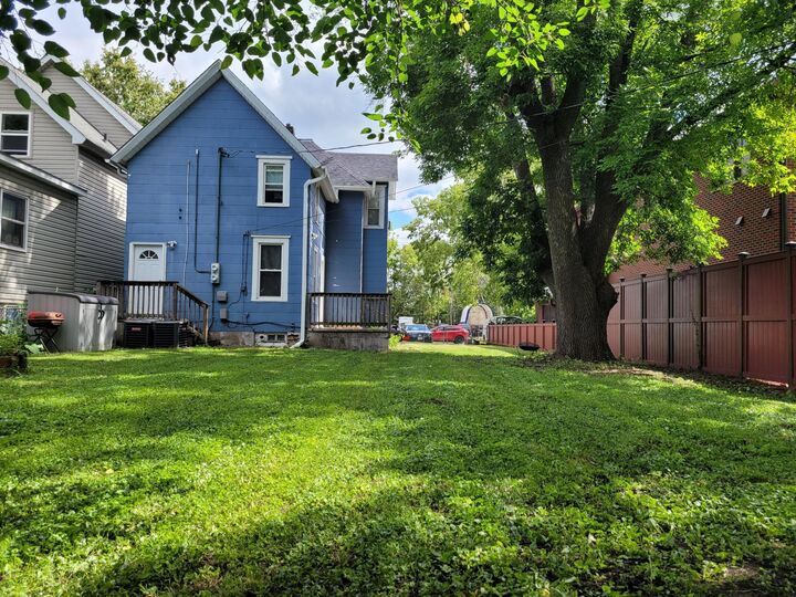Property Photo:  385 Toronto Street  MN 55102 