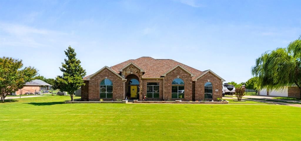 Property Photo:  141 Chazlynn Court  TX 75165 