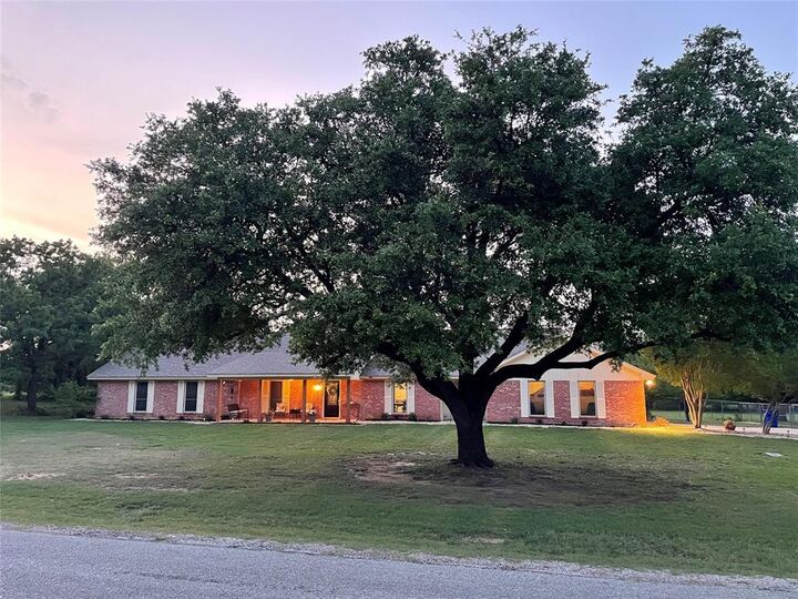 942 Diana Lane  Stephenville TX 76401 photo