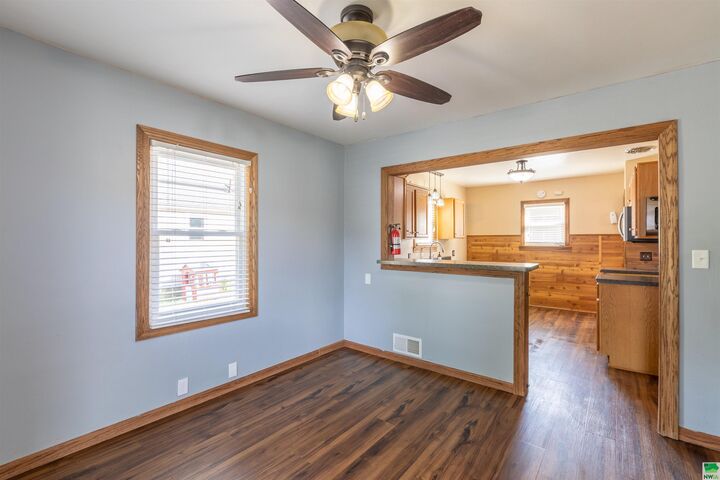 Property Photo: 822 1/2 Main Street IA 51034