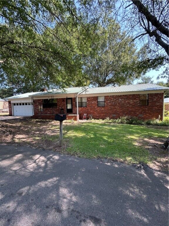 Property Photo: 203 S 35th Street AR 72949