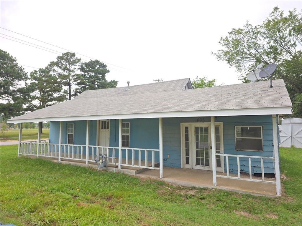 Property Photo:  406 SW 1st Street  AR 72734 