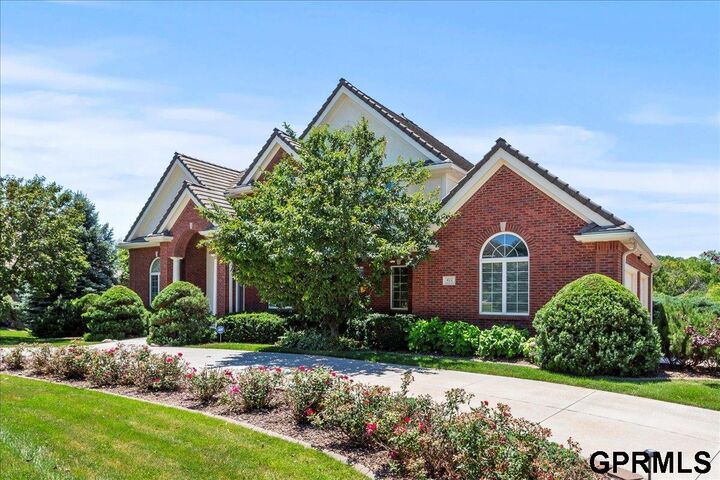 Property Photo:  411 Redwood Drive  IA 51503 
