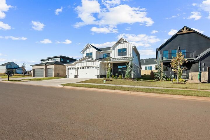 Property Photo: 5705 NW 154th Terrace OK 73013