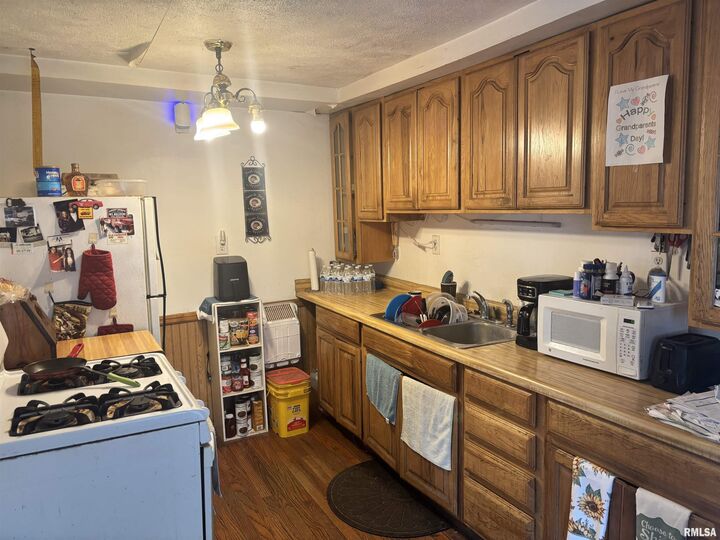 Property Photo: 2813 W Marquette Street IL 61605