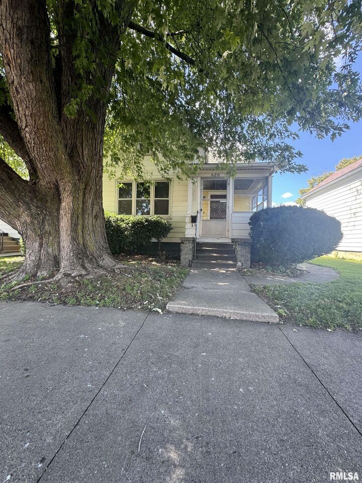 620 N 4th Street  Clinton IA 52732 photo