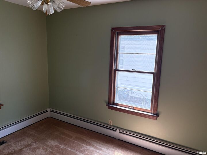Property Photo: 604 S 20th Street IL 62966
