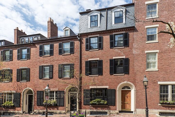 Property Photo:  16 W Cedar St  MA 02108 