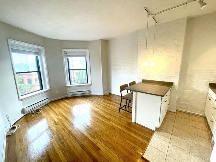 Property Photo:  115 St Botolph St 6  MA 02116 
