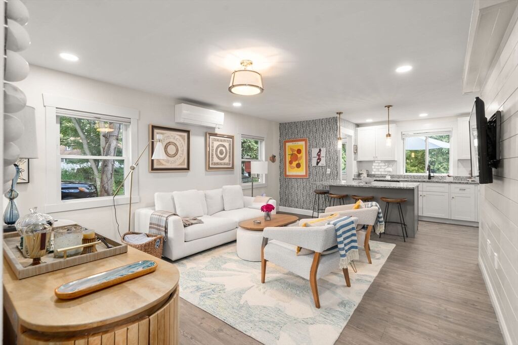 Property Photo: 11 Hillside Rd MA 01532