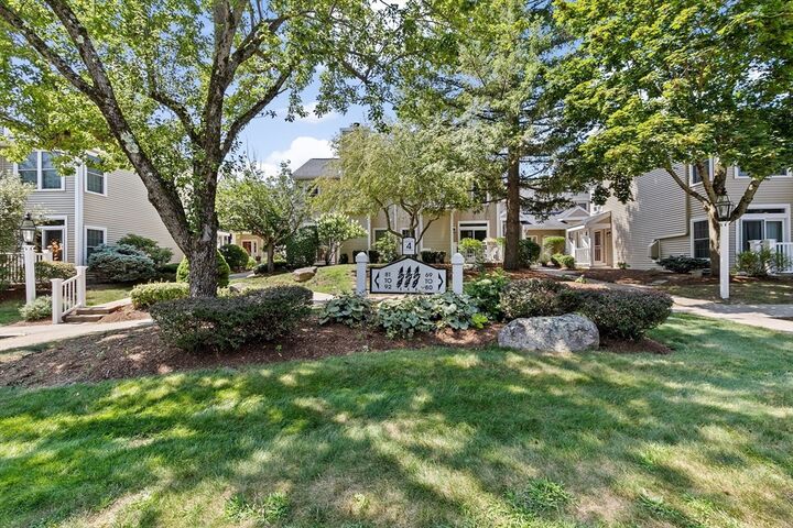 Property Photo:  75 Bradford Commons Ln 75  MA 02184 
