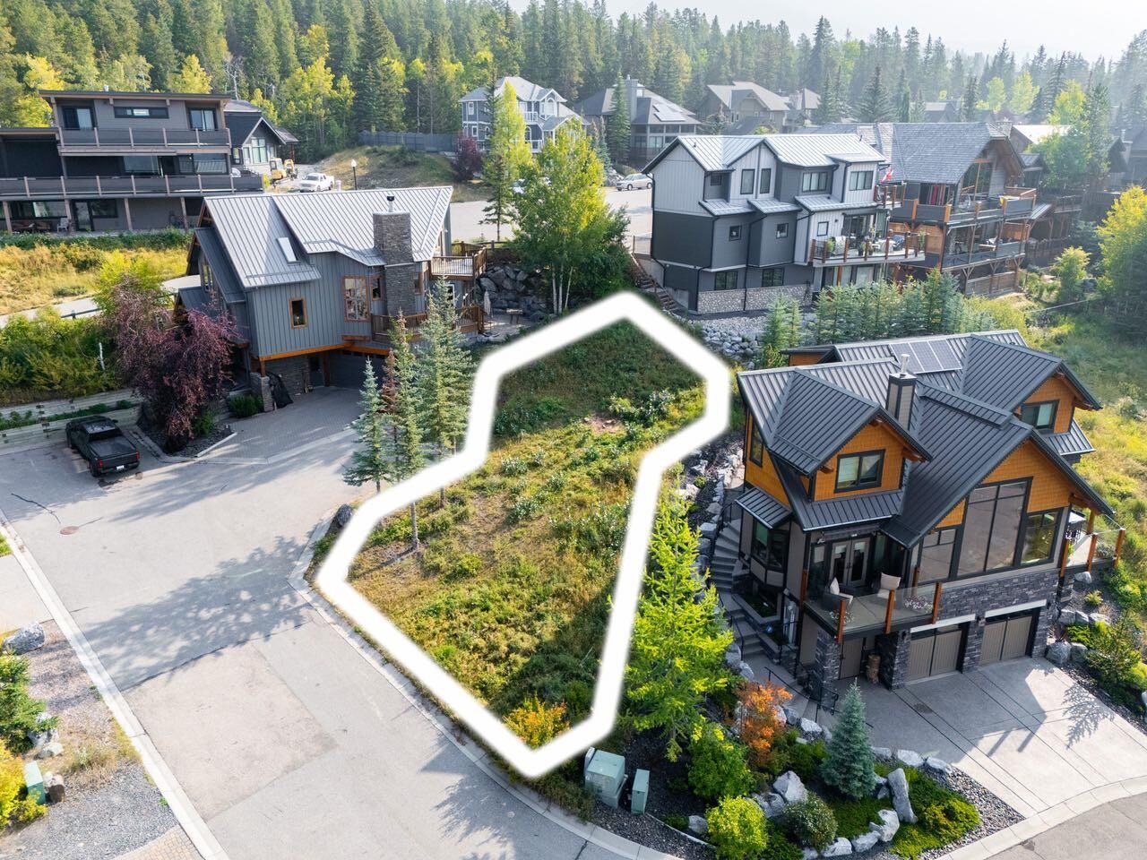 Property Photo: 125 Benchlands Terrace 3 AB T1W 1G2