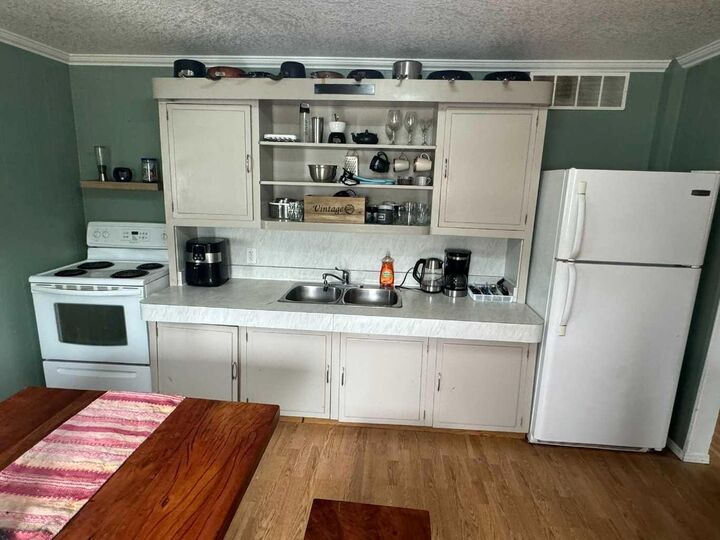 Property Photo: 10421 89 Street AB T8S 1N9