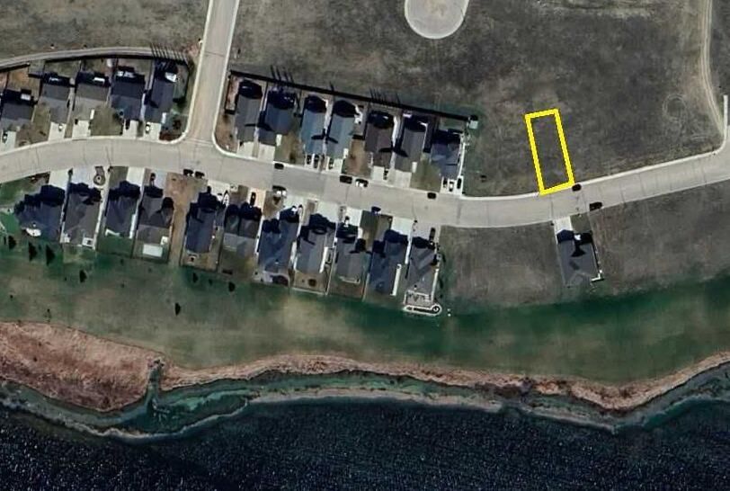 Property Photo: 3607 Lakeshore Drive AB T9N 0E8