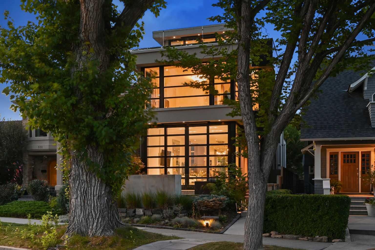 Property Photo: 530 Crescent Road NW AB T2M 4A5