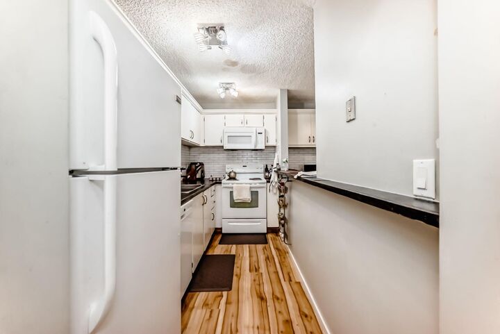 Photo de la propriété: 1712 38 Street SE 306 AB T2X 3H3