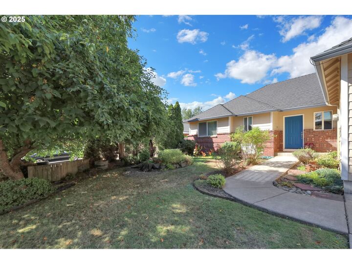 Property Photo: 1025 Swenson Ln OR 97404