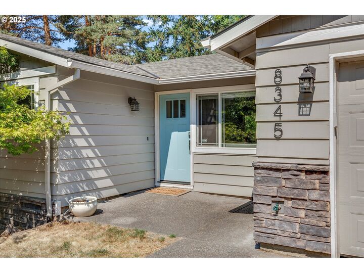Property Photo: 8345 SW Mapleleaf St OR 97223