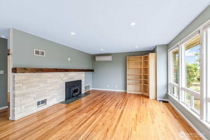 Property Photo:  3817 SW Kenyon Street  WA 98126 
