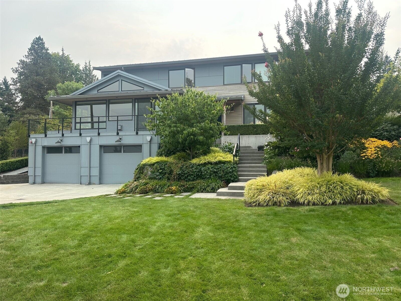 Property Photo: 7225 SE 27th Street WA 98040