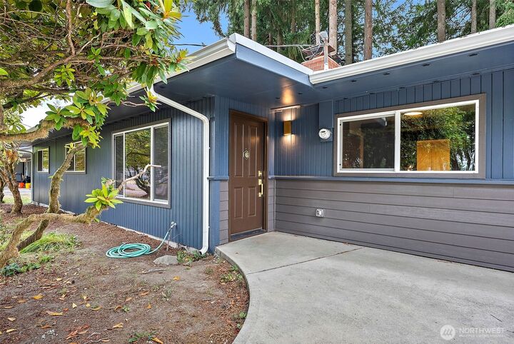 Property Photo:  5015  15th Avenue SE  WA 98503 