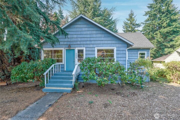 11027  Alton Avenue NE  Seattle WA 98125 photo