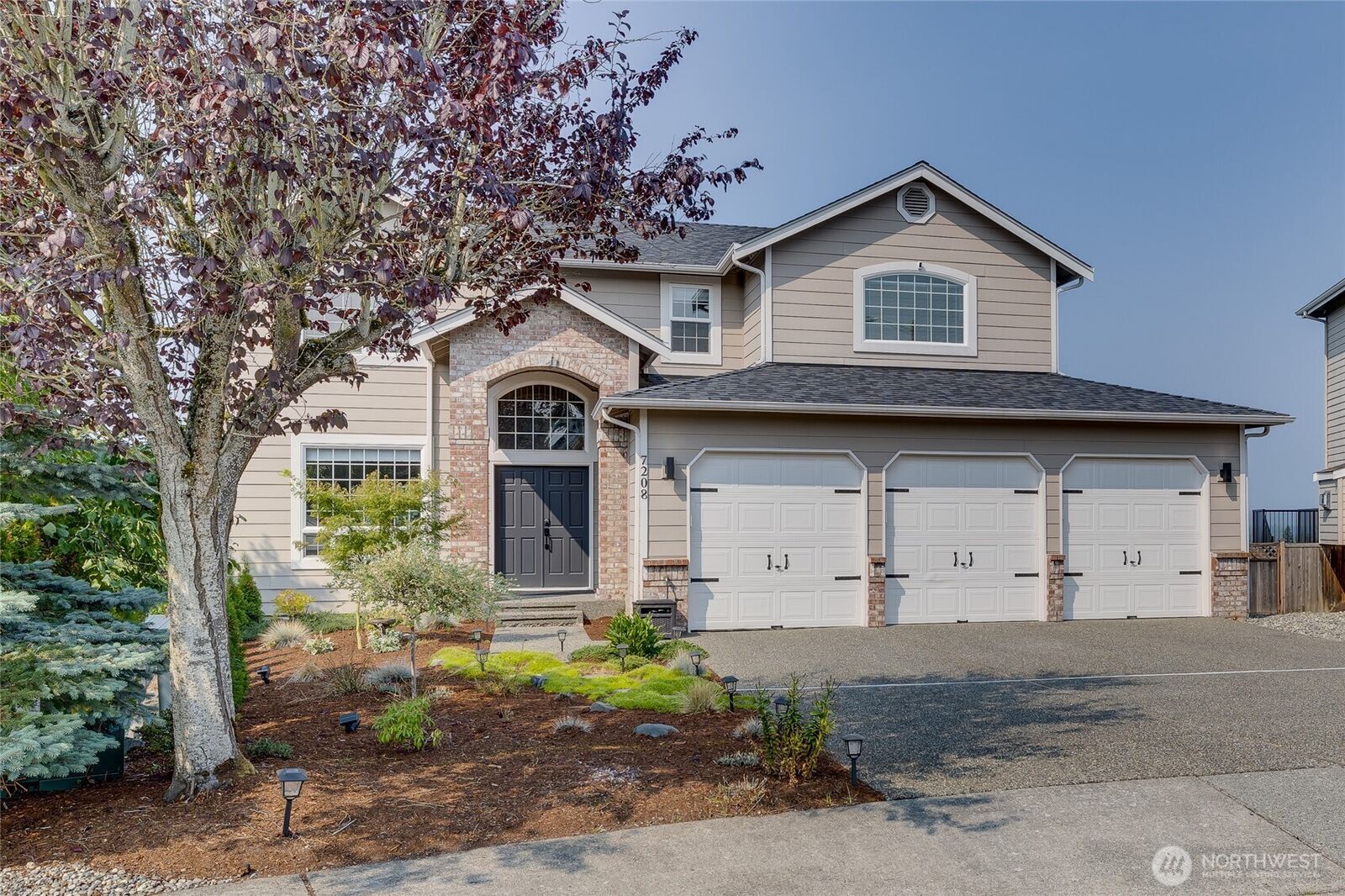 Property Photo: 7208 77th Drive NE WA 98270