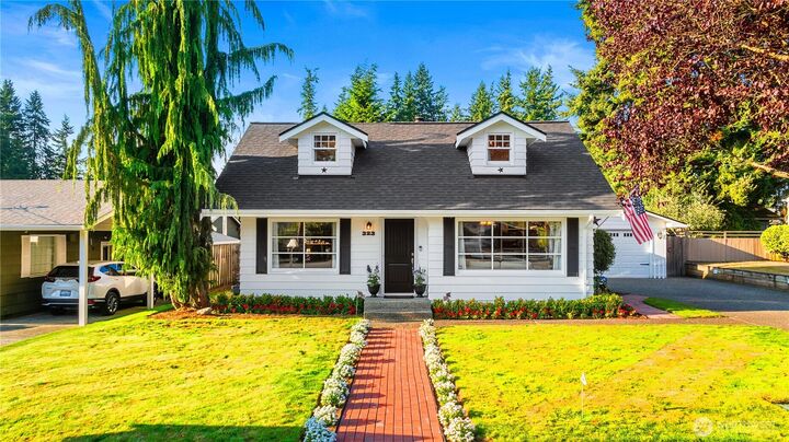 Property Photo:  323 E Beech Street  WA 98203 