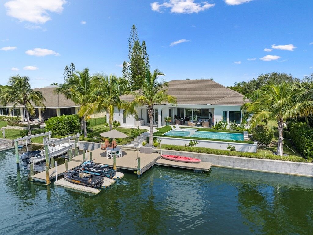 Property Photo: 19 Starfish Drive FL 32960