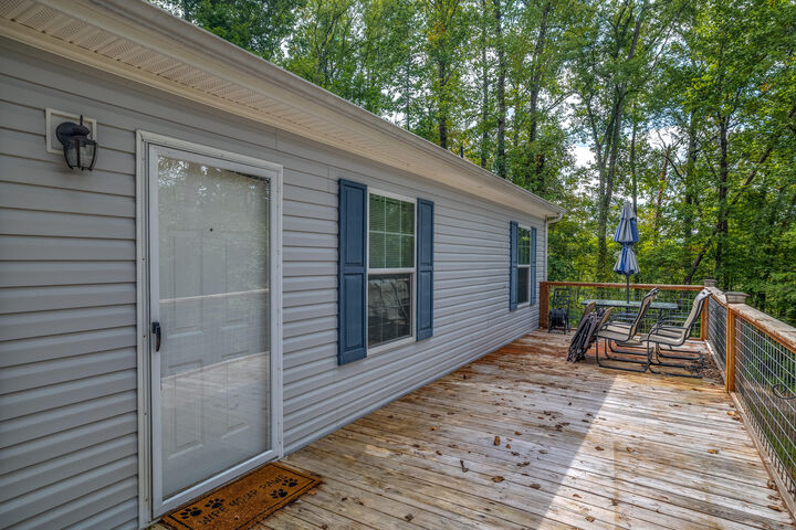 Property Photo: 596 Autumn Ridge Way TN 37725