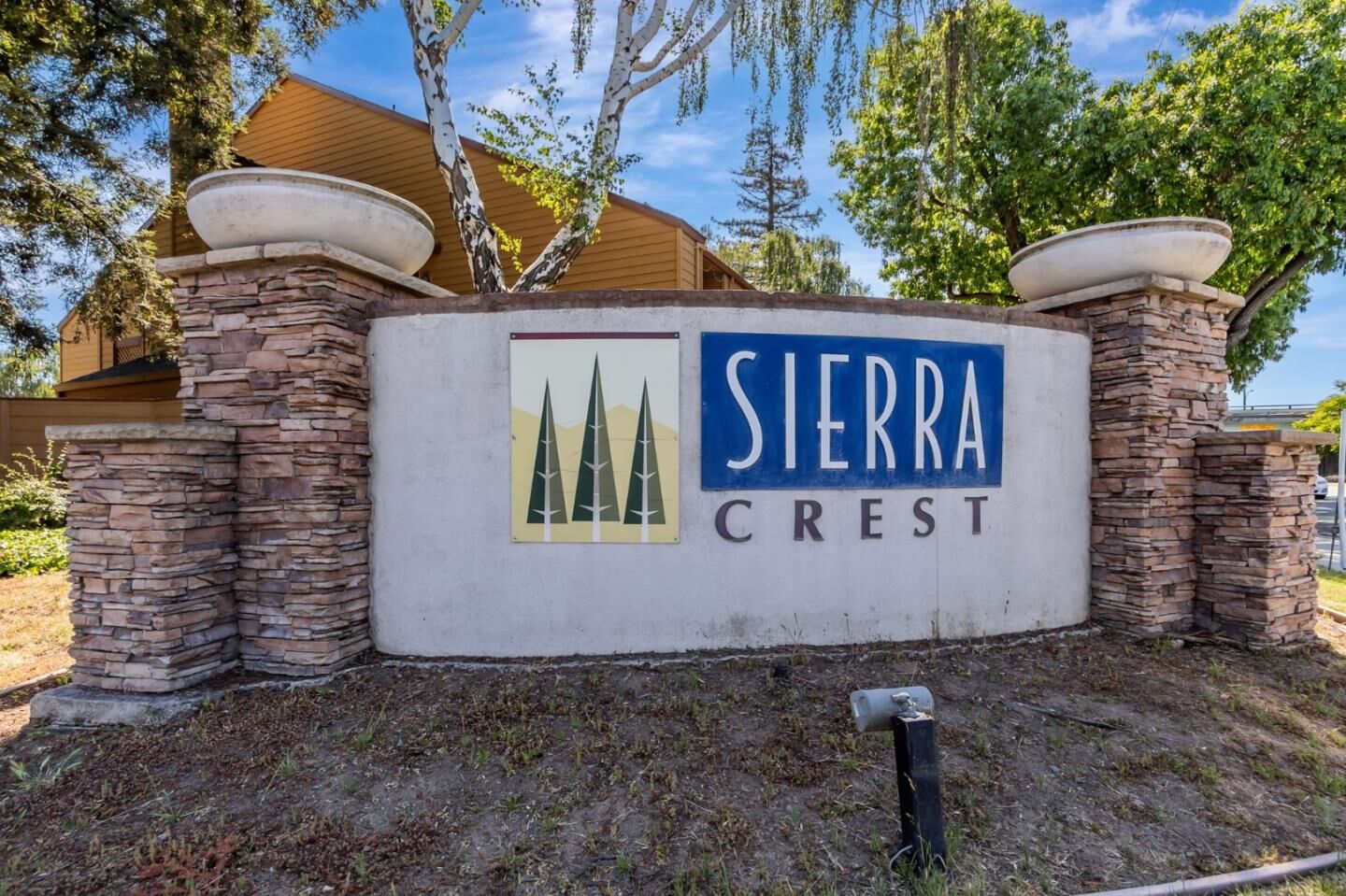 Property Photo: 680 Teatree Court CA 95128