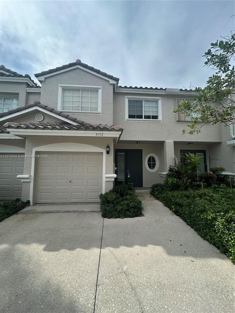 Property Photo:  4752 NW 59th Mnr  FL 33073 