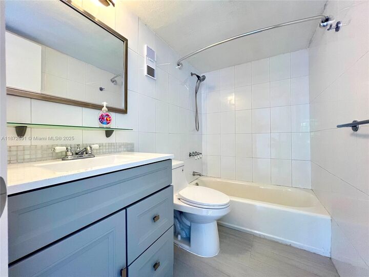 Property Photo: 2530 SW 3rd Ave 104 FL 33129