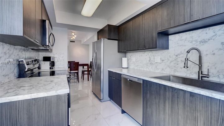 Property Photo: 2501 Douglas Rd 601 FL 33133