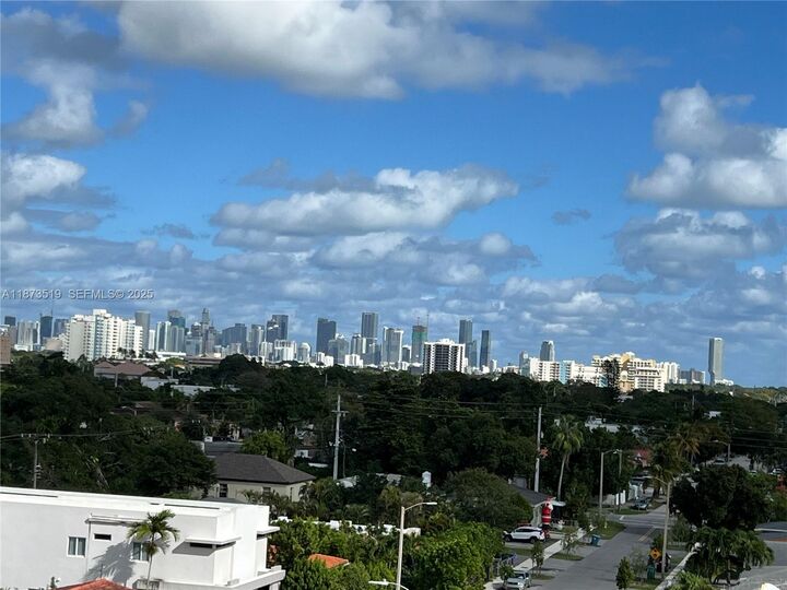 Property Photo:  2501 Douglas Rd 601  FL 33133 