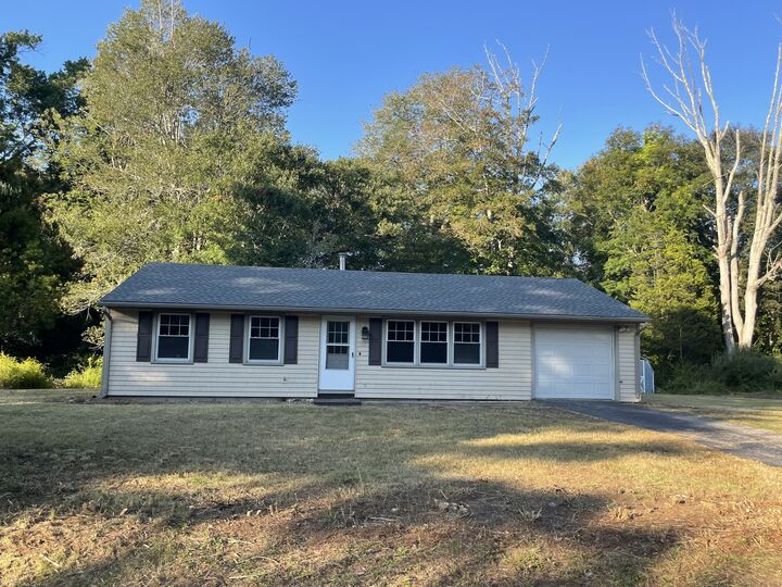 Property Photo:  153 Meetinghouse Lane  CT 06339 