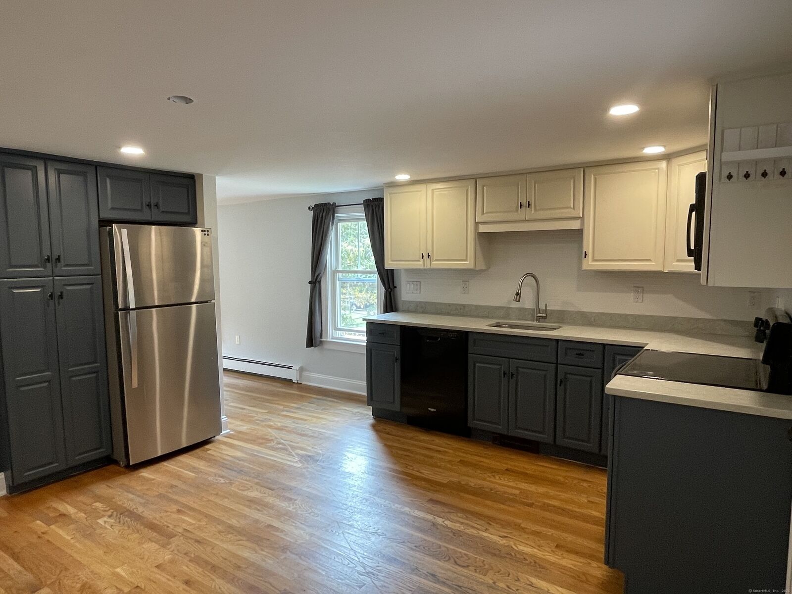 Property Photo:  68 Maple Avenue 2  CT 06801 