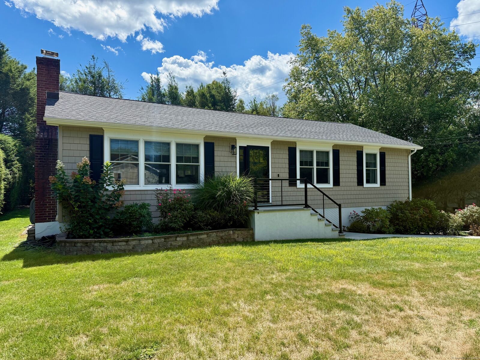 Property Photo:  9 Coventry Place  CT 06854 