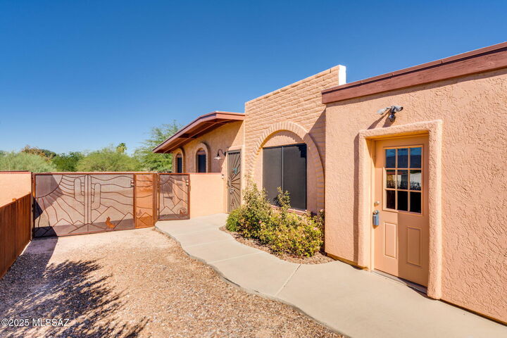 Property Photo: 7501 N Shirley Lane AZ 85741